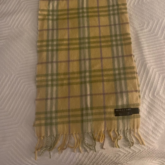 Burberry Vintage Yellow Cashmere Scarf - Picture 2 of 2
